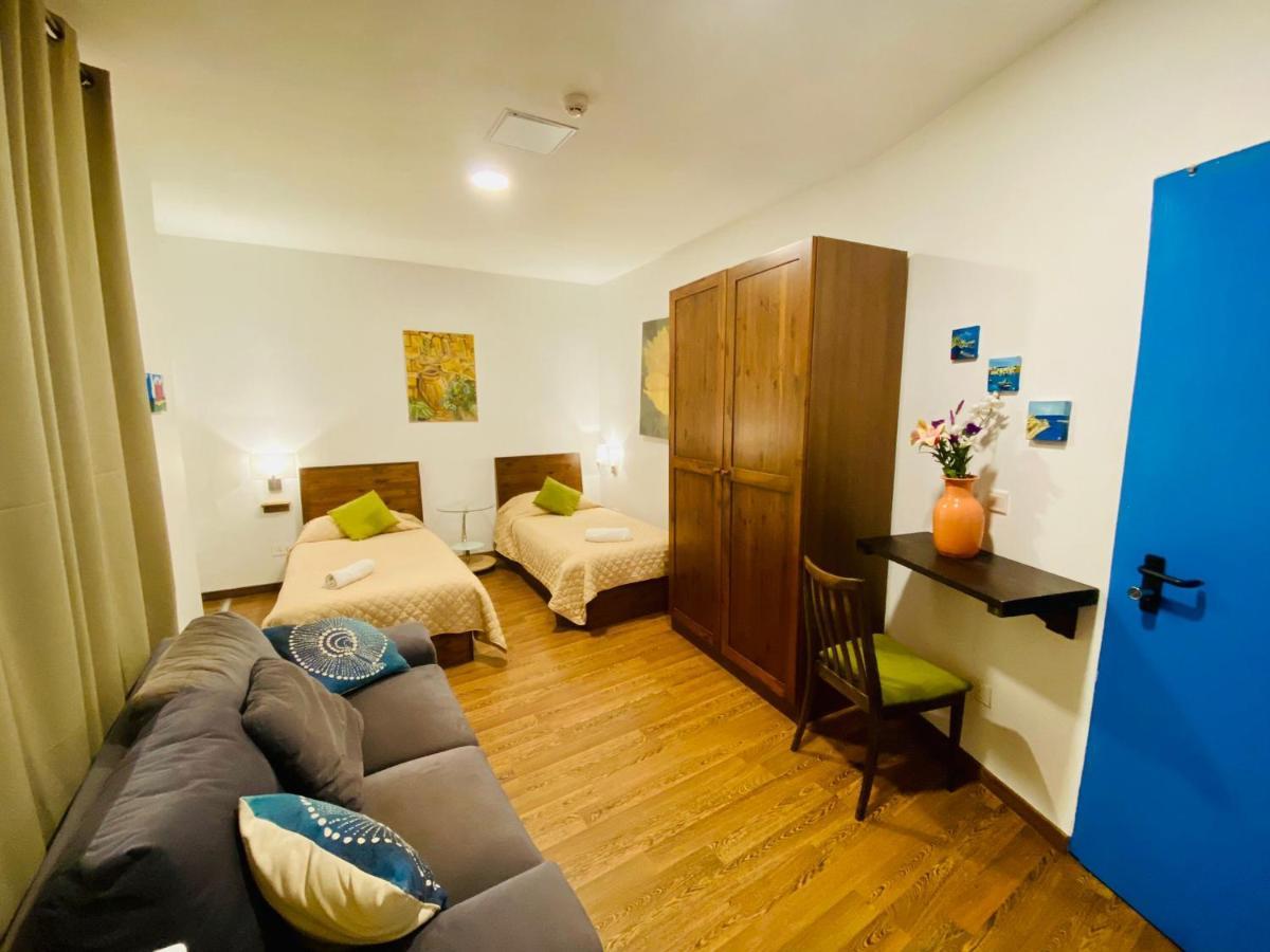 Marco Polo Party Hostel Saint Julian's Εξωτερικό φωτογραφία