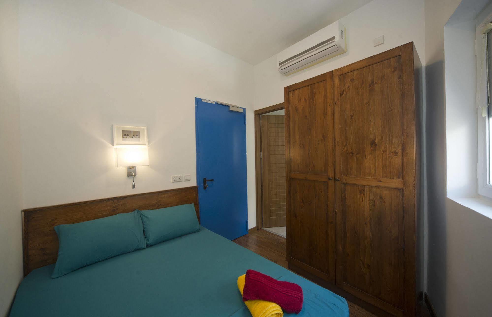 Marco Polo Party Hostel Saint Julian's Εξωτερικό φωτογραφία